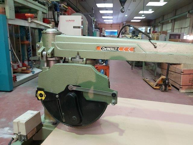 Radial DEWALT, modelo 900, disco D400 